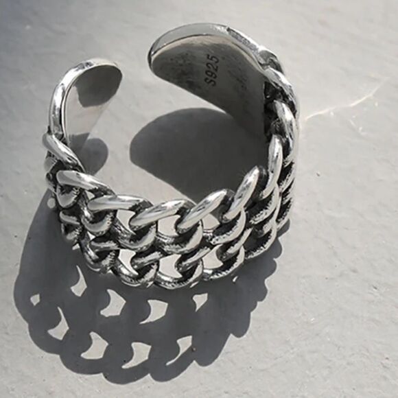 The Double Link Punk Ring in antiqued 925 silver. - Picture 5 of 10